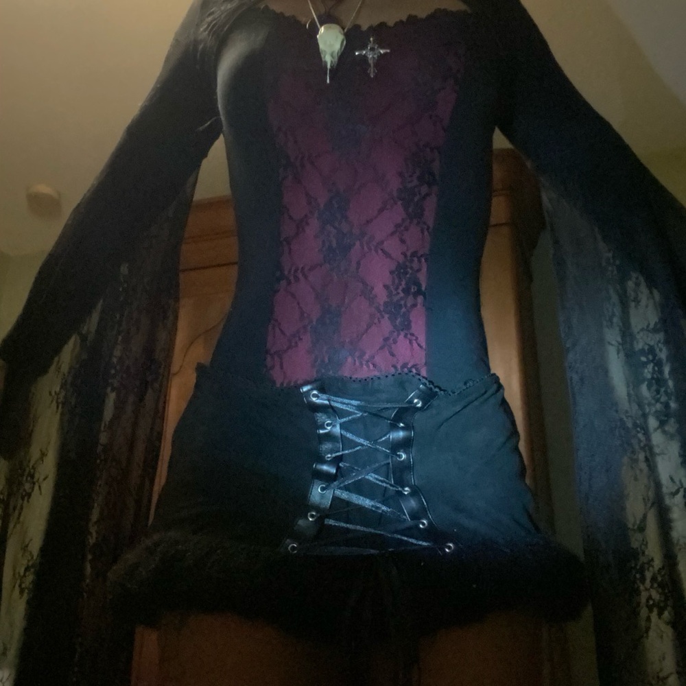 Gothic Lace skirt with fluffy seam